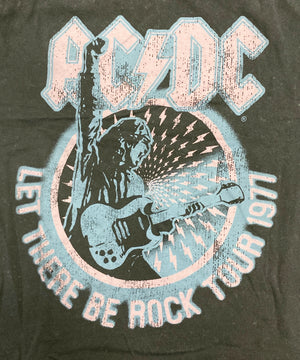 AC/DCバンドTシャツ