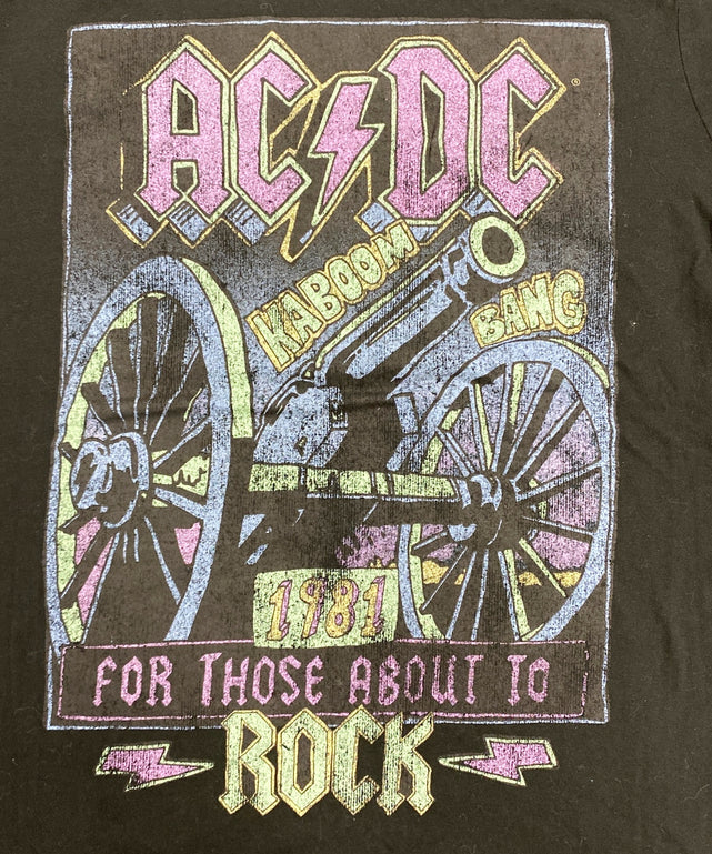 AC/DCバンドTシャツ