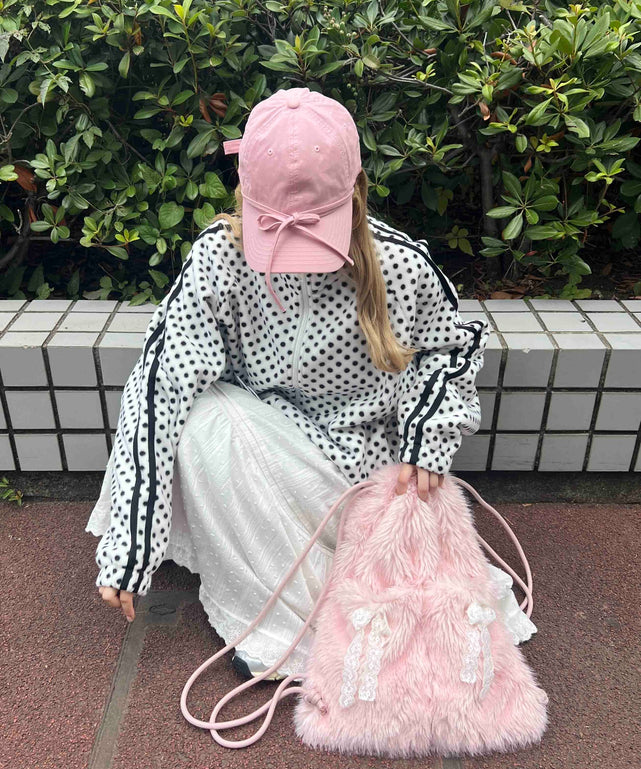 ホワイト モデル：160㎝ F着用