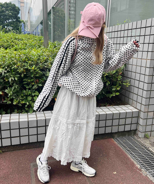 ホワイト モデル：160㎝ F着用