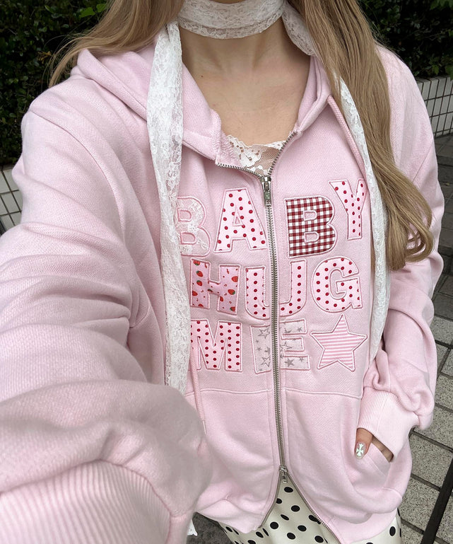 パッチワークメッセージパーカー/ピンク モデル：160㎝ F着用