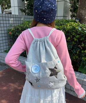 グレー