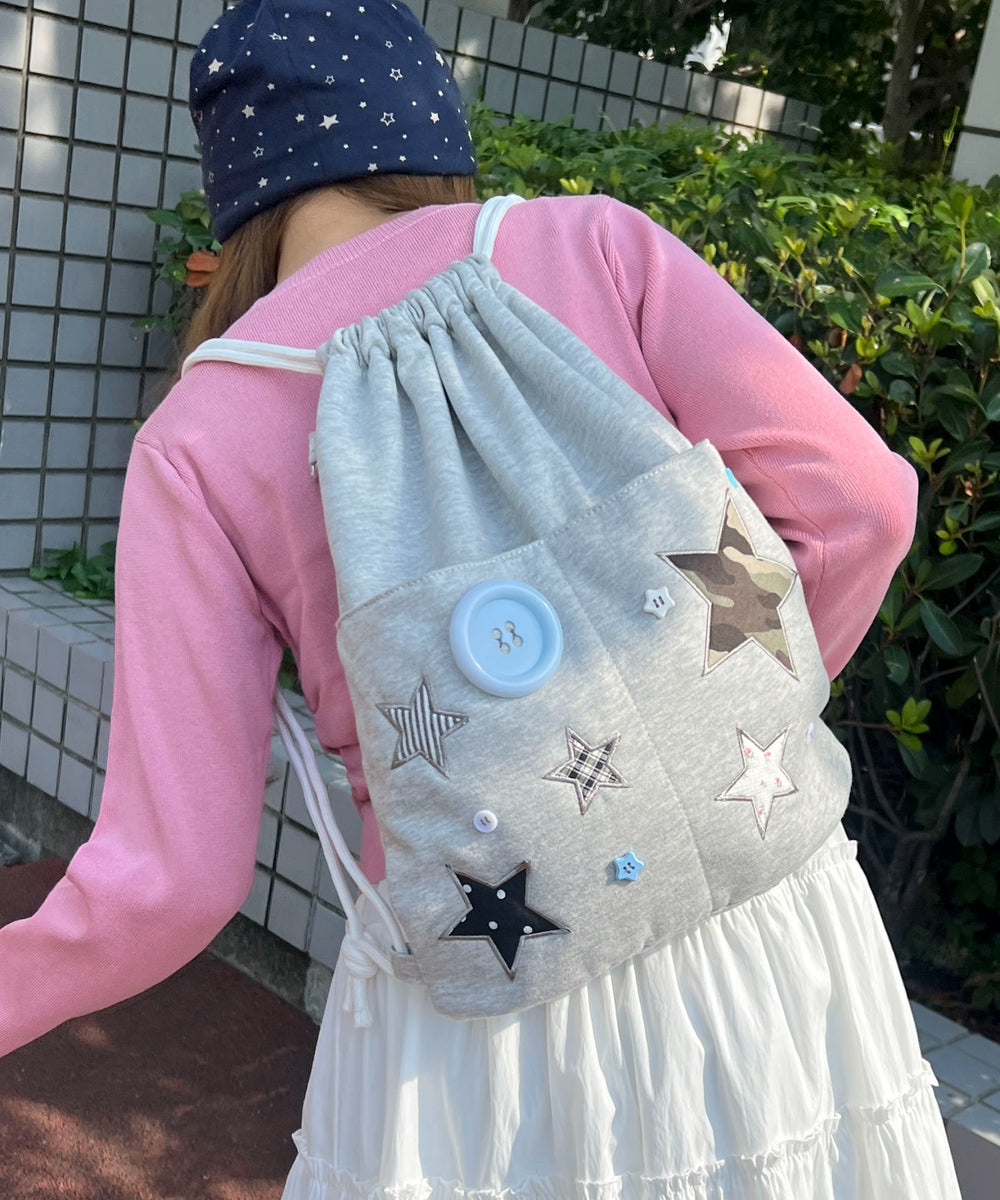 グレー