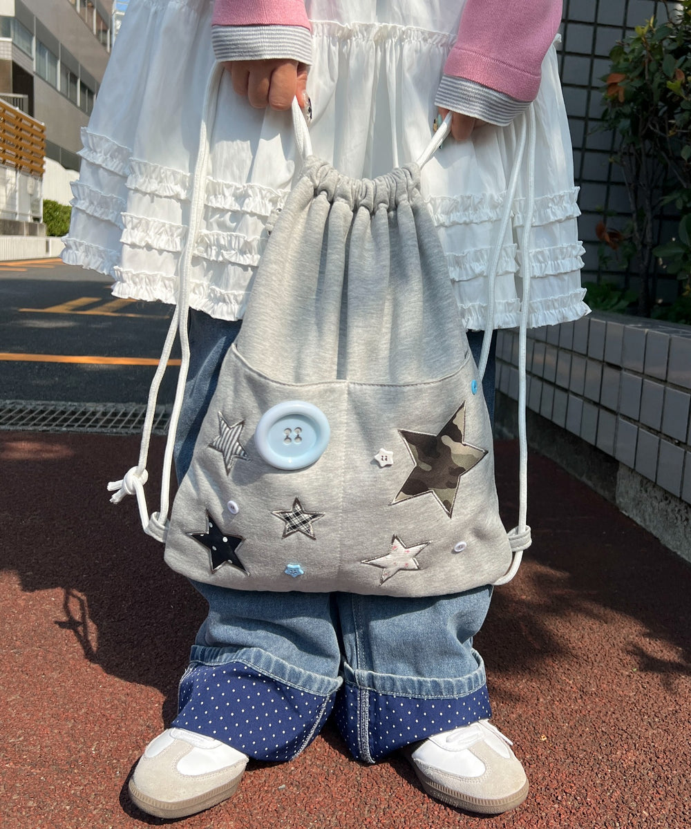 グレー