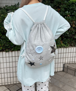 グレー