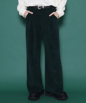 グリーン モデル：178cm 着用