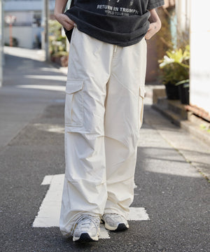 オフホワイト モデル：159cm M着用
