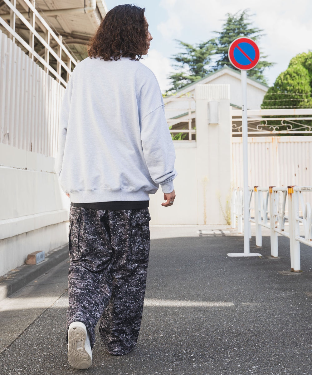柄1 モデル：174㎝ L着用