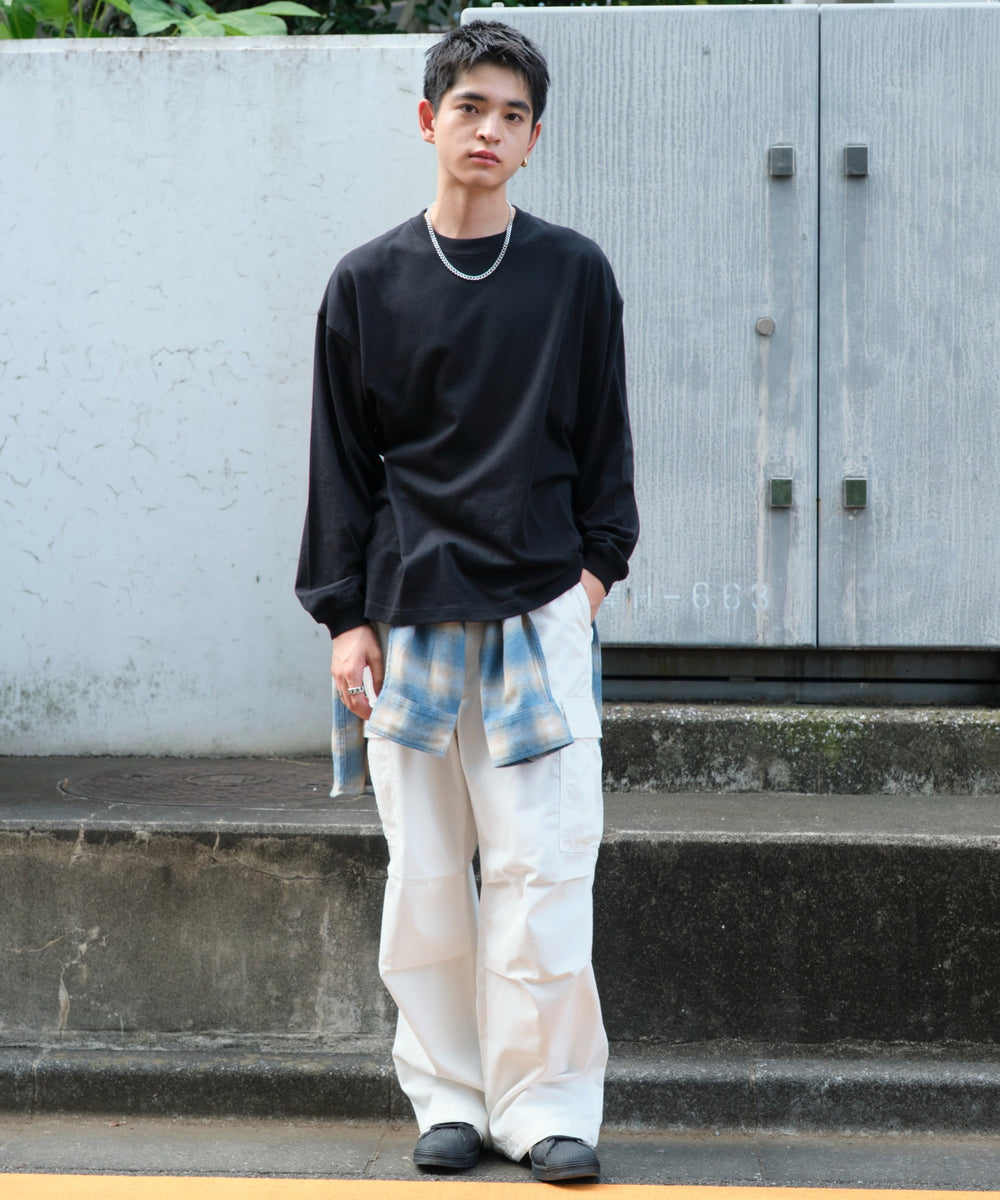 ブラック モデル：180cm L着用