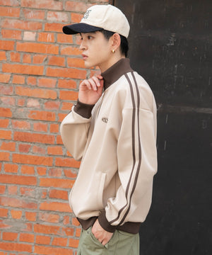 ベージュ モデル：180cm L着用