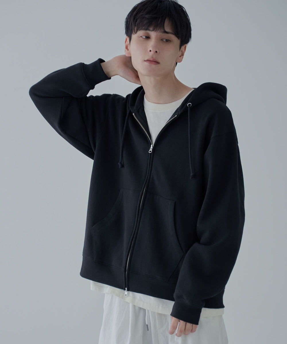 ブラック　モデル:177cm L着用
