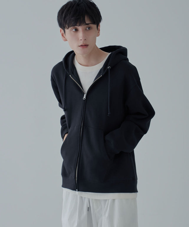 ブラック　モデル:177cm L着用