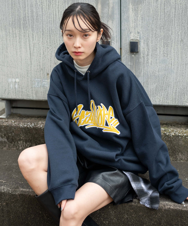 ワッペンロゴパーカー/ネイビー　モデル:161cm L着用