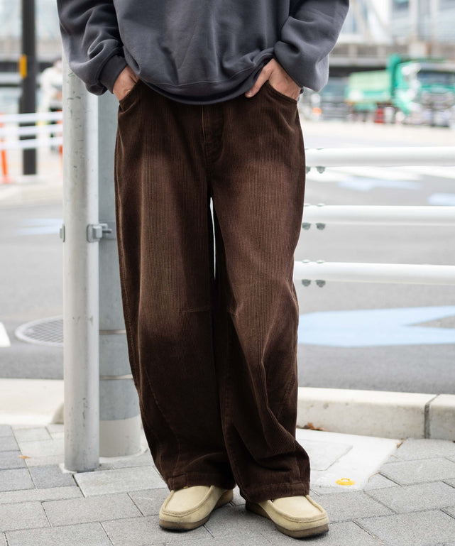 ブラウン モデル：180cm L着用