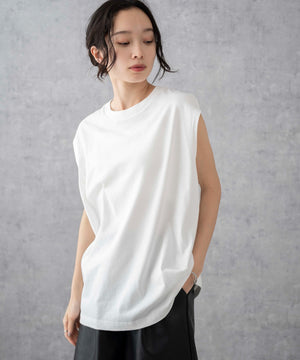 ホワイト  モデル：161cm S着用