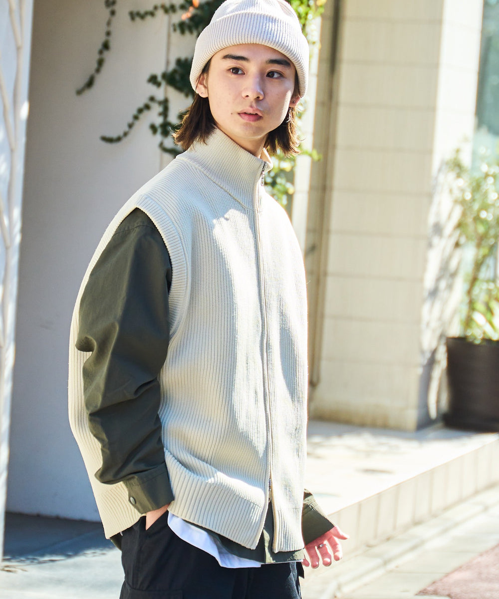 ホワイト モデル：172cm L着用