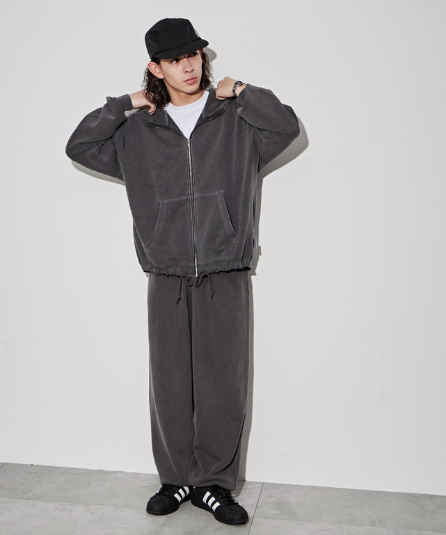 ブラックスミクロ モデル：174㎝ L着用
