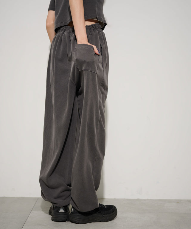 ブラックスミクロ　モデル:161cm L着用