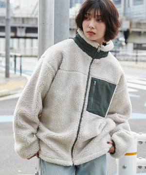 ベージュ モデル：160cm L着用