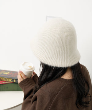 オフホワイト