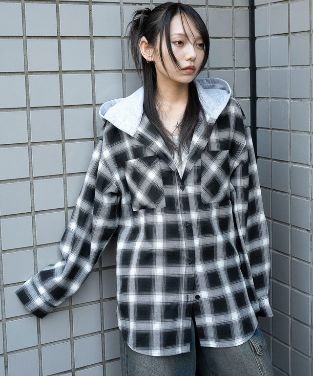 裏毛フードチェックシャツ/ブラックチェック１　モデル：159cm F着用