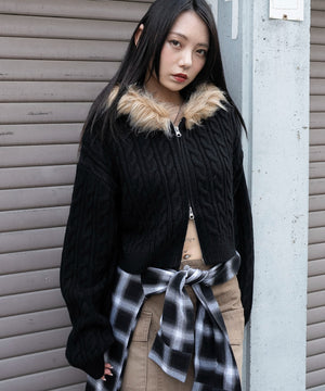 ブラック　モデル：159cm F着用
