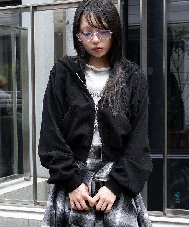ブラック　モデル：159cm F着用