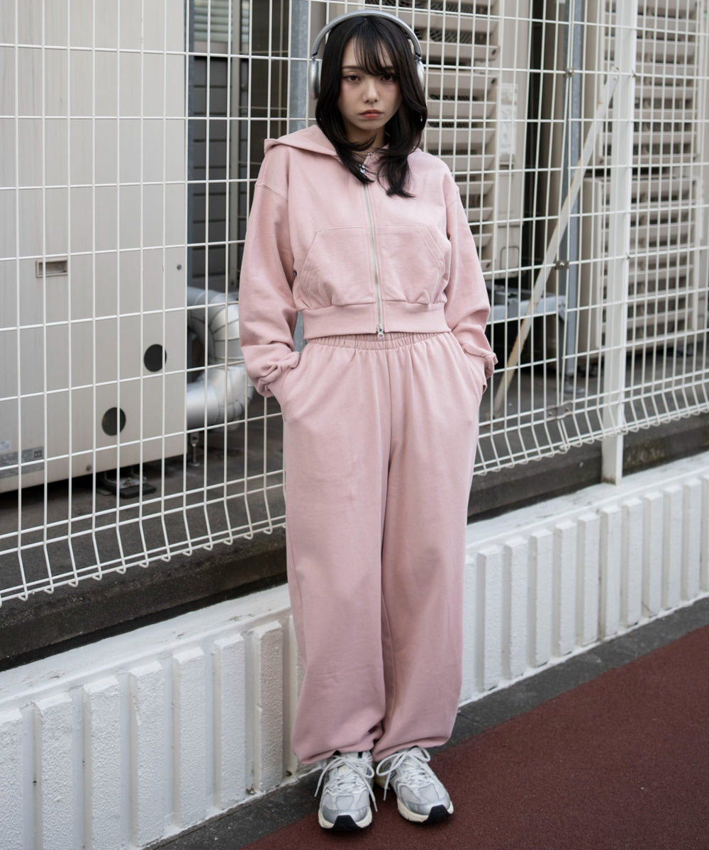 ピンク　モデル：159cm M着用