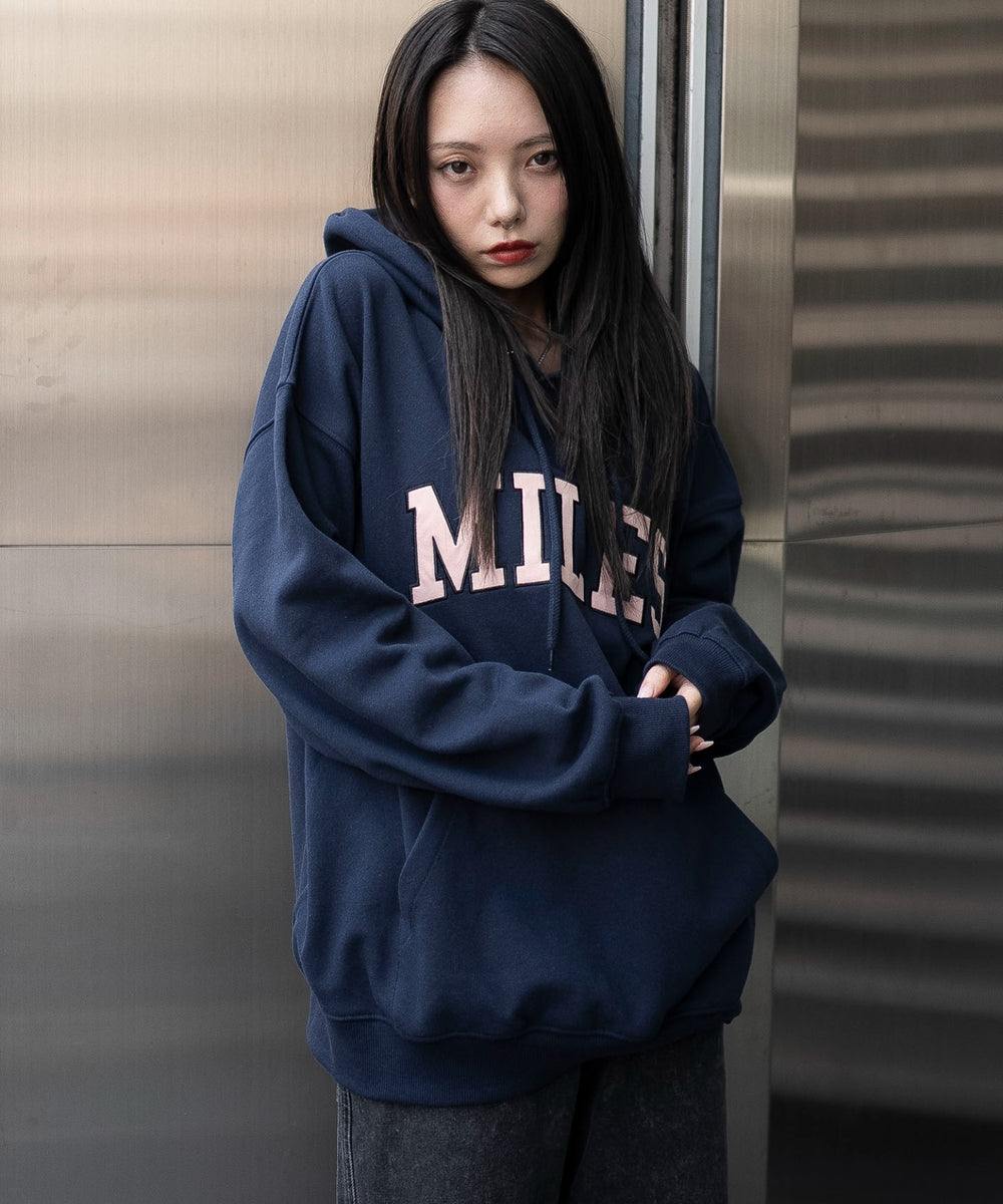 ネイビー　モデル：159cm M着用