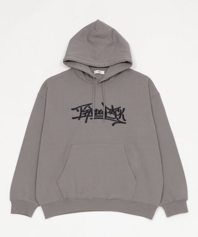 グレー