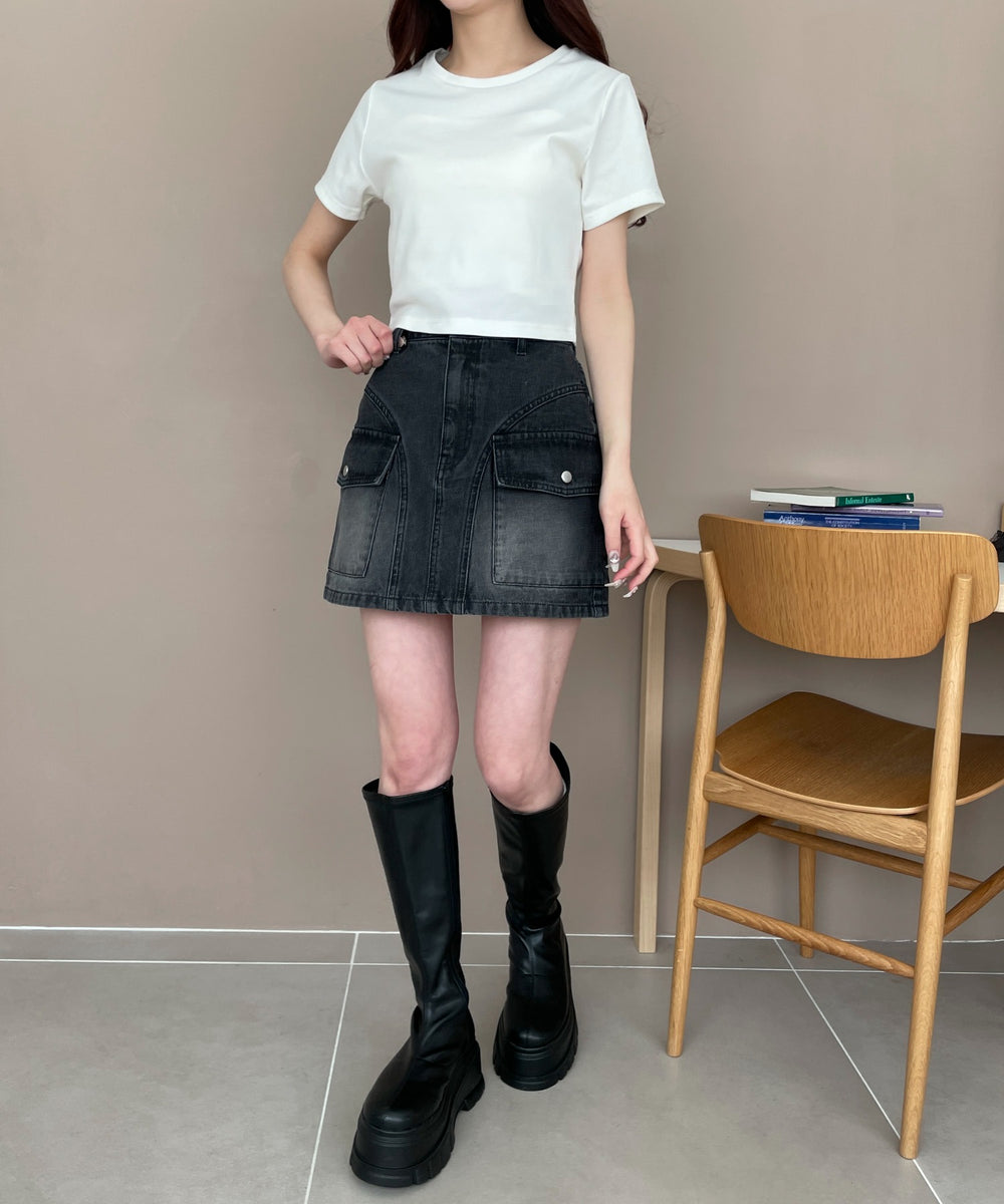 ホワイト モデル：160cm M着用