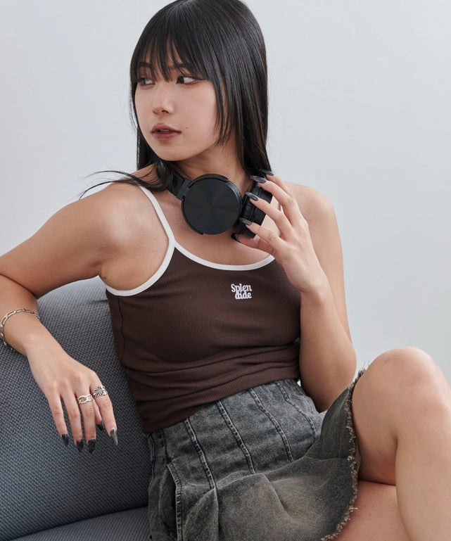 ワンポイント刺繍キャミ/ブラウン モデル：160cm F着用