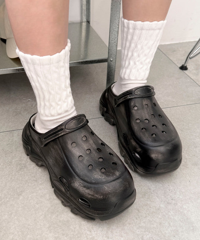 ブラック