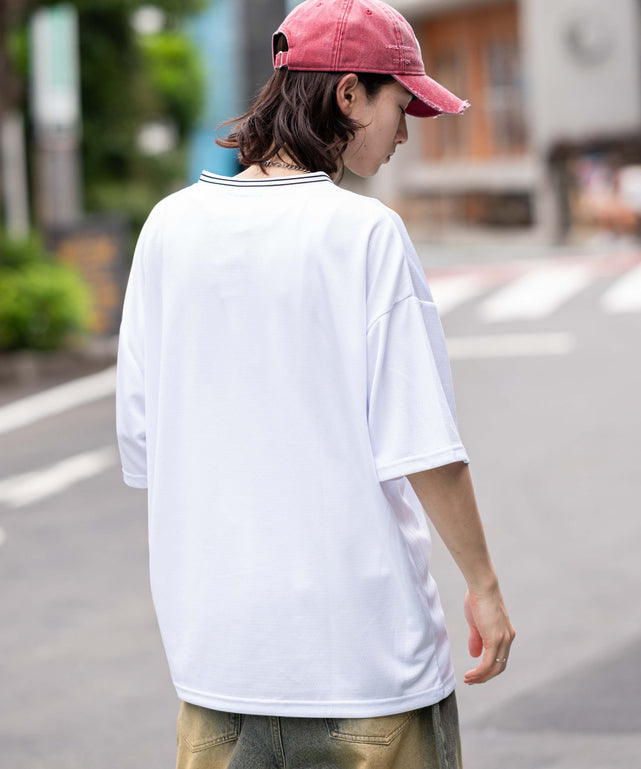 ホワイト　モデル：175cm L着用