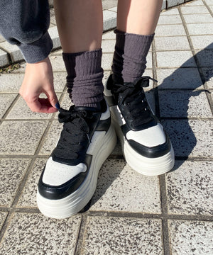 ブラック