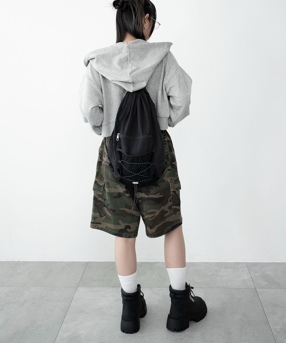 ブラック
