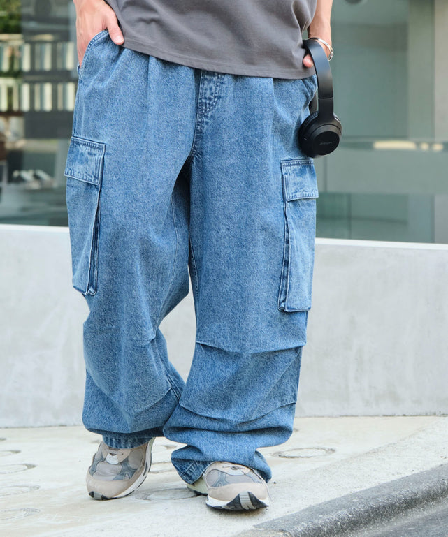 デニム淡加工 モデル：175cm L着用