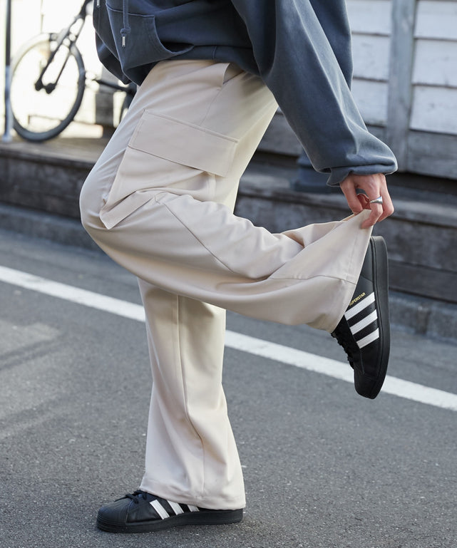 Lベージュ モデル：180cm L着用