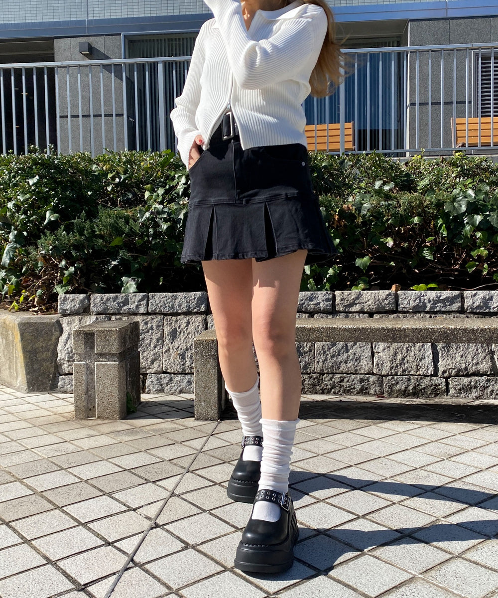 ブラック