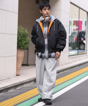 ブラック モデル：180cm L着用