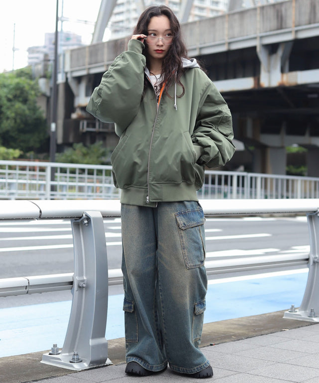 カーキ　モデル：161cm L着用