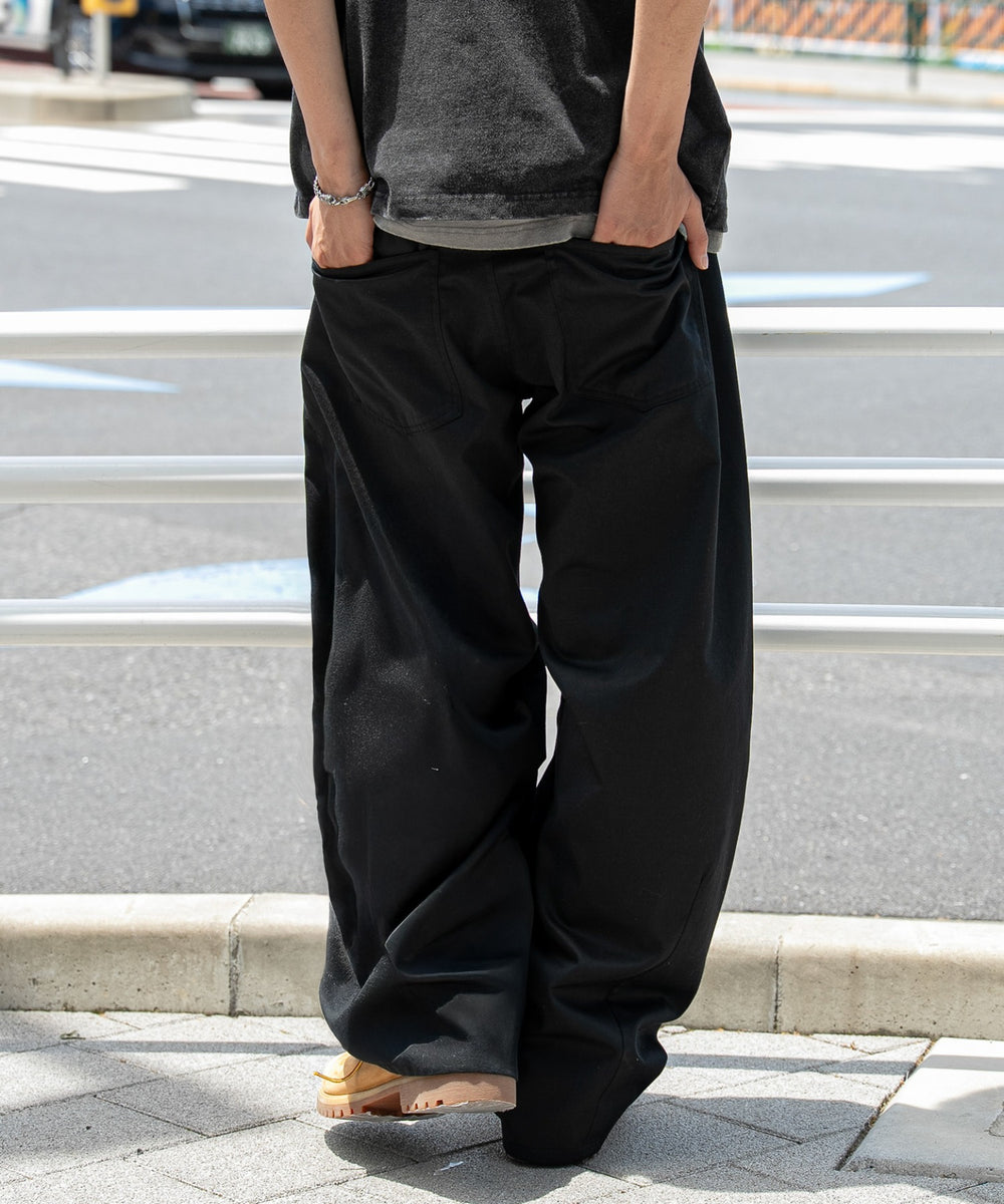 ブラック モデル：180cm L着用