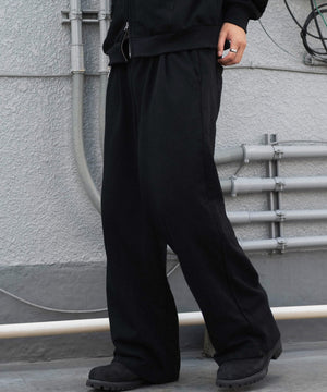ブラック モデル：180cm L着用