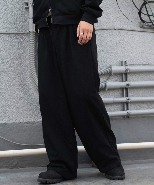 ブラック モデル：180cm L着用