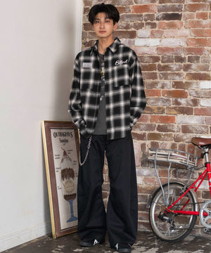 ブラック モデル：180cm L着用