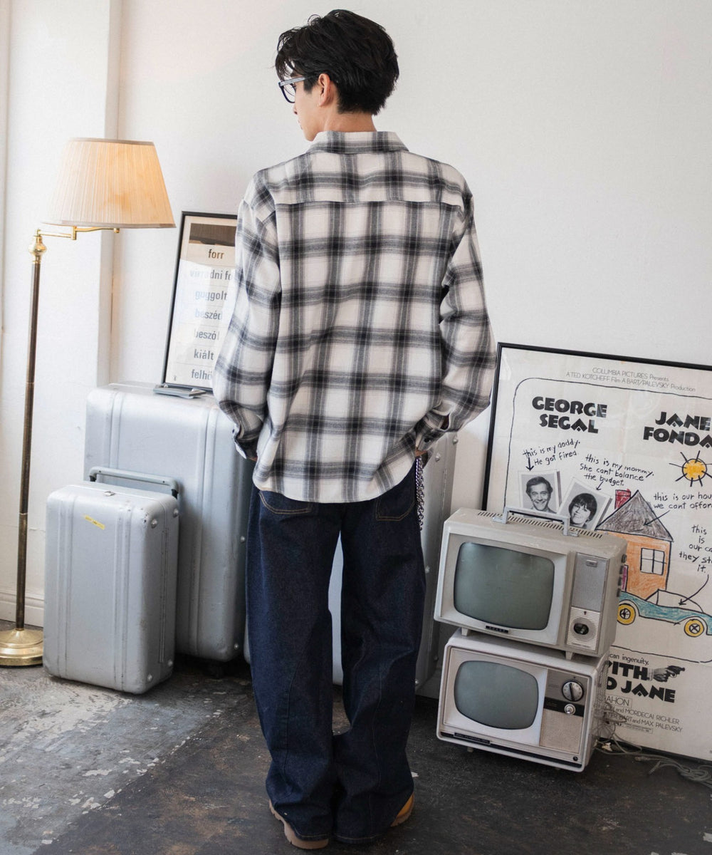 ホワイト モデル：180cm L着用