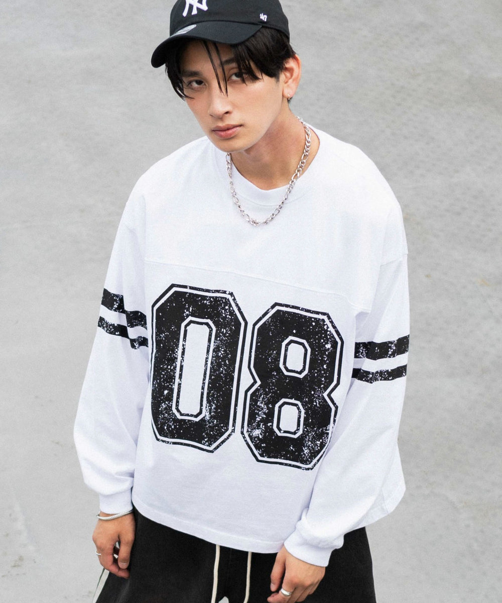 ホワイト　モデル：180cm L着用　