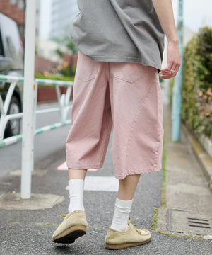 ピンク モデル：182cm L着用