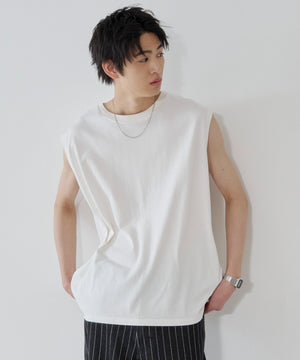 ホワイト モデル：181cm L着用