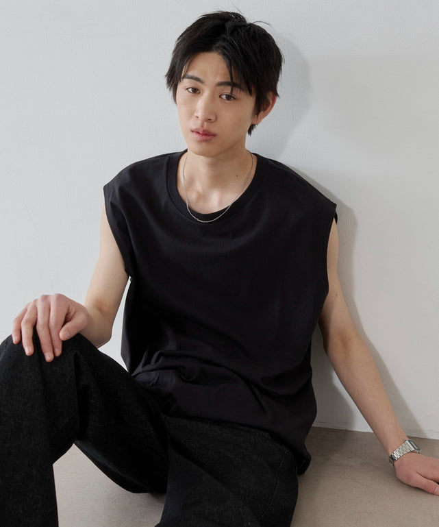 ブラック モデル：181cm L着用ブラック モデル：181cm L着用